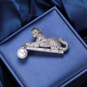 Fashion Korean Version Of Copper Micro Zirconia Leopard Brooch (Color: Silver)