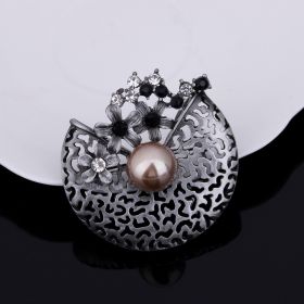 Popular Hollow Rhinestone Pearl Brooch (Color: Coffee)