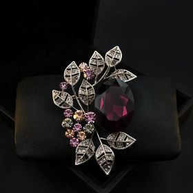 Men's And Women's Fashion French Vintage Atmospheric Brooches (Color: Purple)